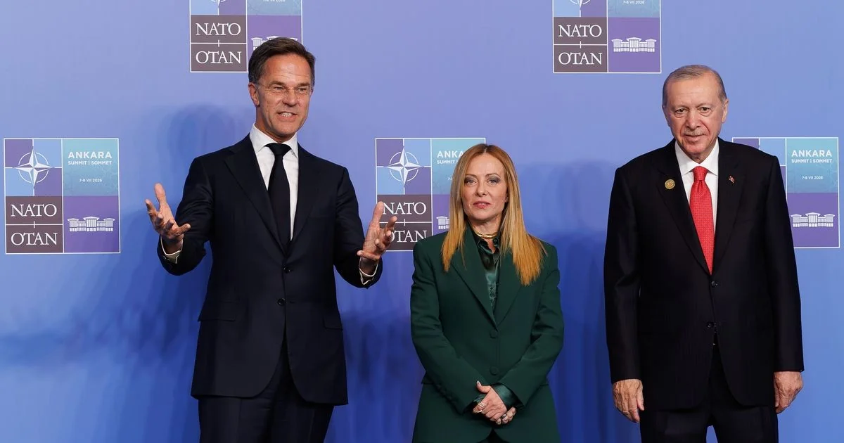 Meloni no summit da NATO: respeitar compromissos, mas definir nós os modos