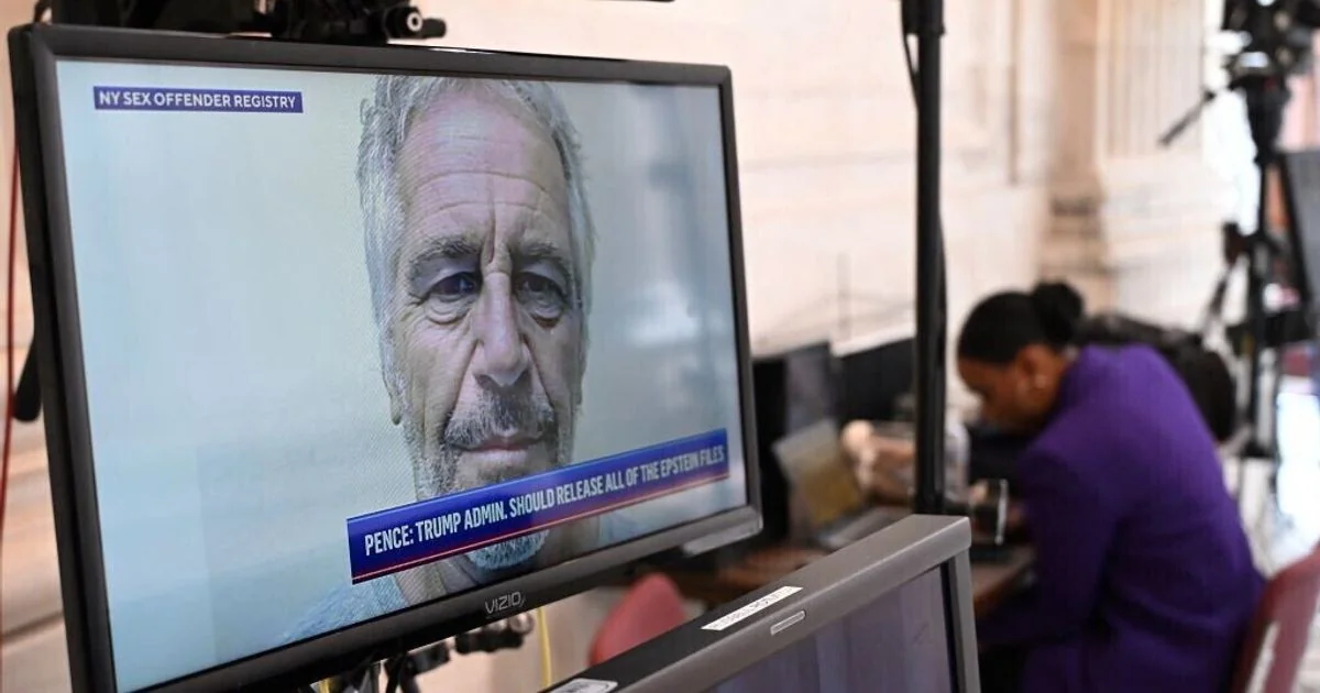 Morto Daniel Siad, suspeito de recrutar mulheres para Jeffrey Epstein, é encontrado em Colombes