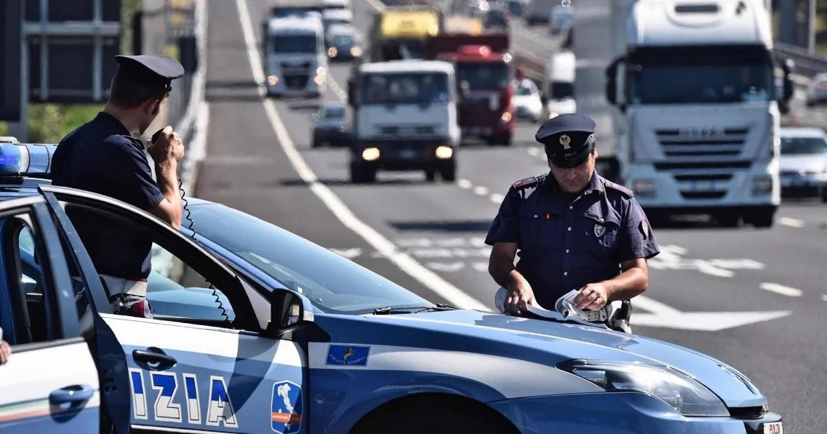 Motorino na A1: homem é detido em Sasso Marconi ao tentar chegar a Bari e leva multa de €1.000