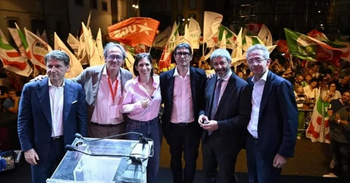 Em Nápoles, o novo 'campo largo' se arma para 2027: "Nunca mais divididos, venceremos"