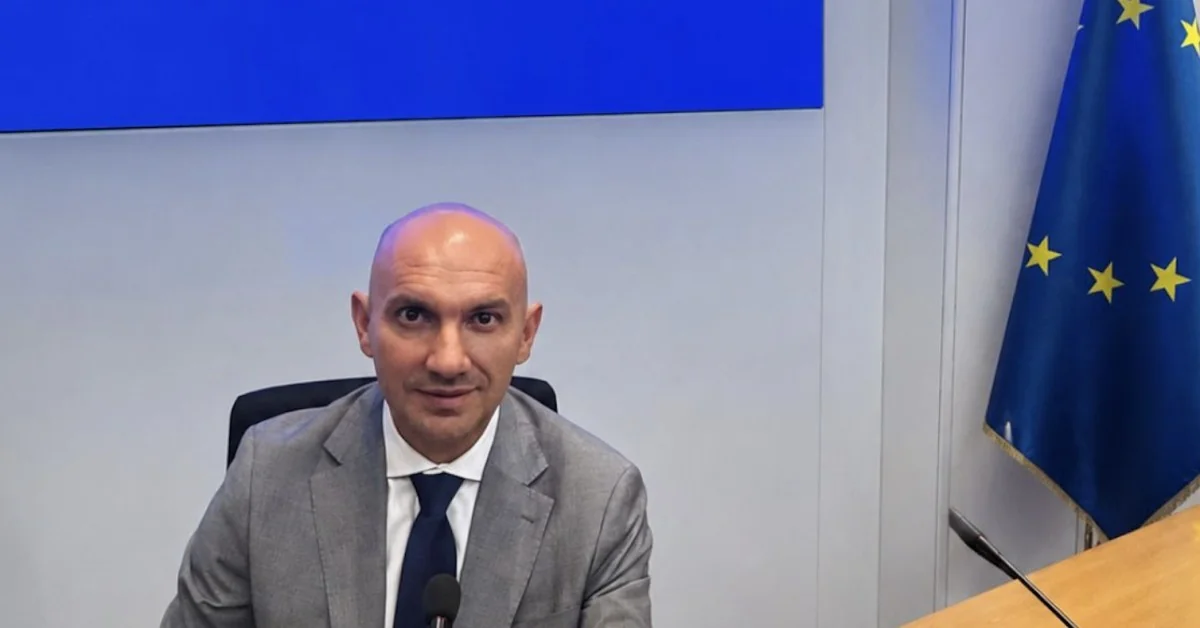 Parisi: Há demasiada confusão sobre a Alta Velocidade e os treni regionali — competências são da Regione Campania