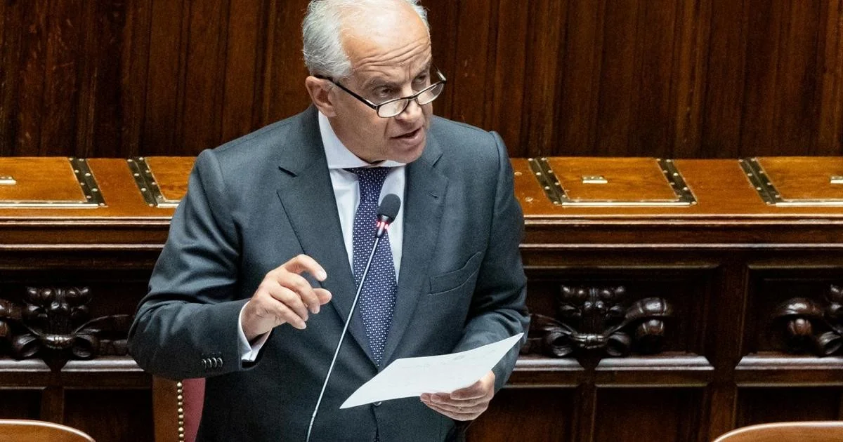 Piantedosi: 'Atacar quem veste a farda é atacar o Estado' — apelo às forças democráticas após tumultos em Bolonha e Val di Susa