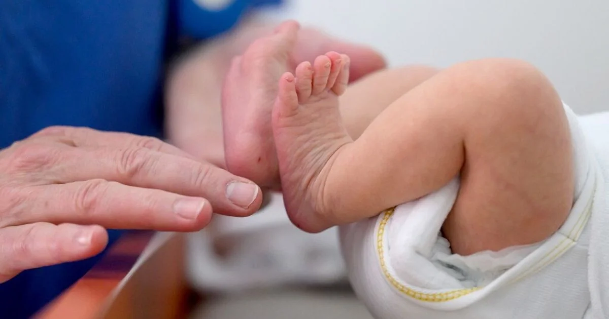 Quatro gêmeas idênticas e uma única placenta: nascimento raro no Queensland (1 em 15 milhões)