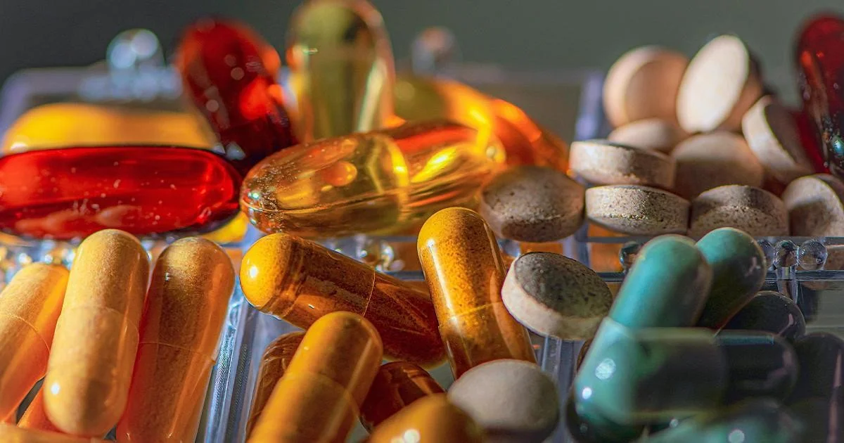 Alerta global: recall de suplementos de Moringa por risco de salmonella; não consuma