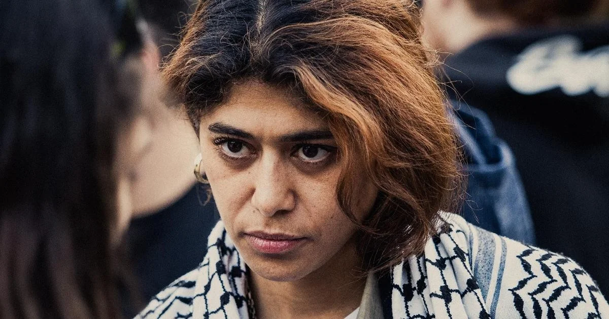 França: Eurodeputada Rima Hassan vai a julgamento por suposta apologia ao terrorismo