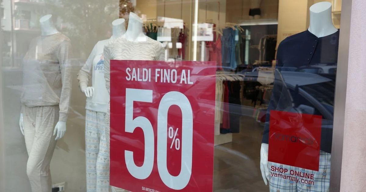 Saldi de verão na Itália: famílias gastarão pouco acima de €200; movimento gera €3,2 bilhões