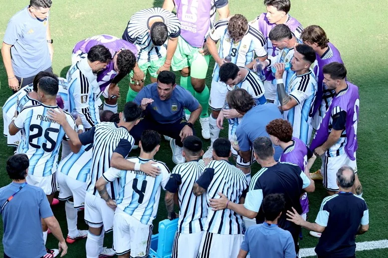 Scaloni reconhece: Espanha foi superior; sentimento entre gratidão e tristeza