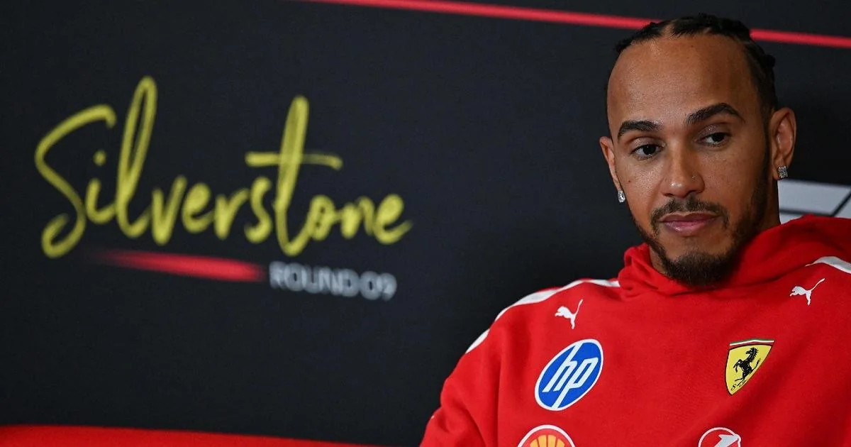 Silverstone 2026: Hamilton busca vantagem caseira enquanto Ferrari tenta recuperar a velocidade em reta