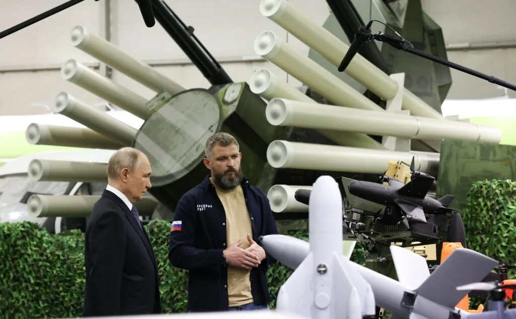 UE sanciona Irina Kharisova e cinco entidades do grupo ABS Electro por apoio a drones russos