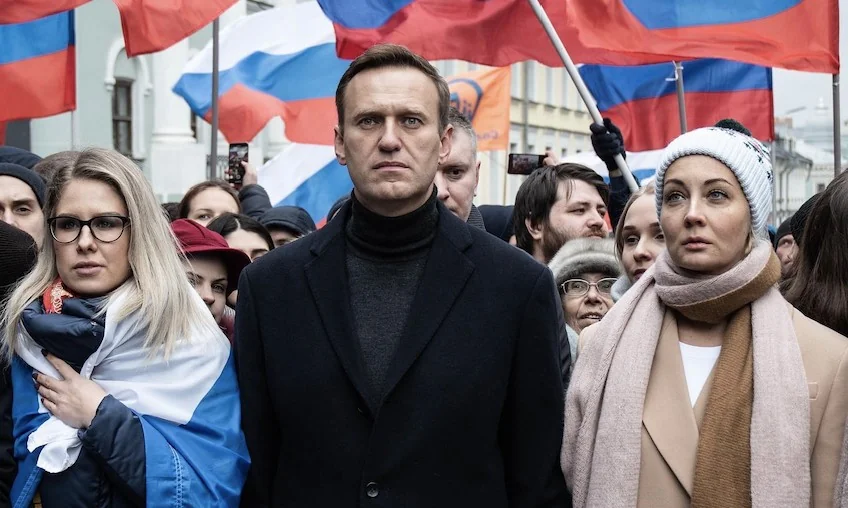 Conselho da UE sanciona seis cientistas russos ligados ao envenenamento de Navalny com epibatidina