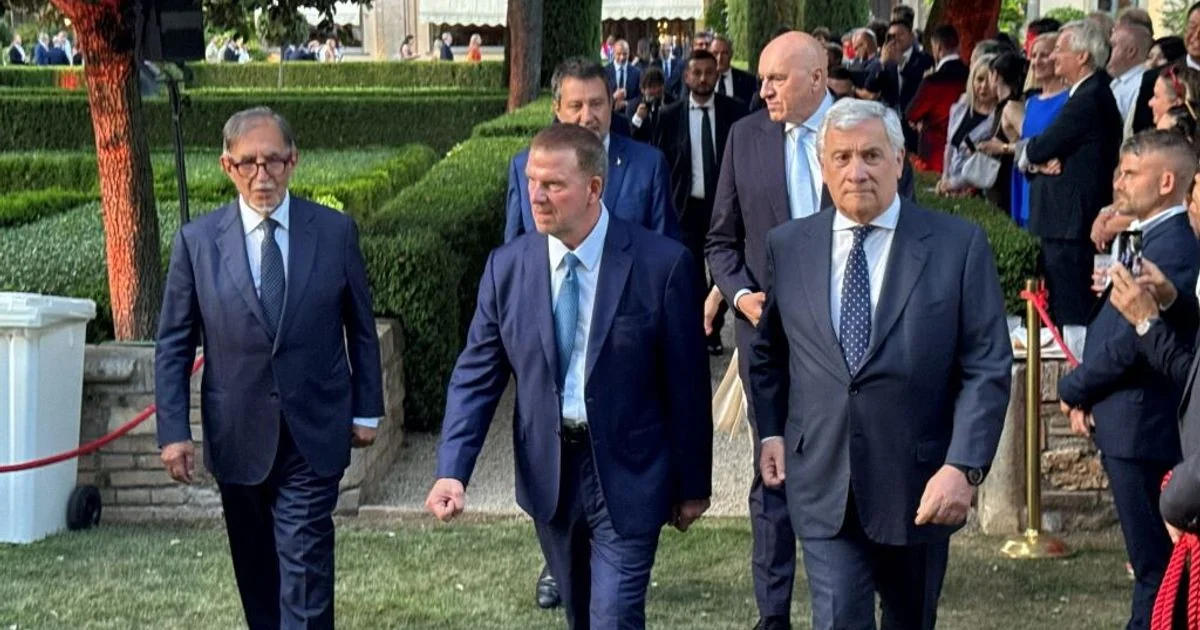 Villa Taverna: governo italiano reafirma laços com os EUA apesar da ausência de Meloni