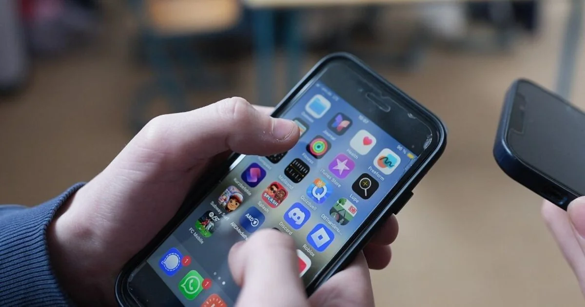WhatsApp libera gestão de dois perfis no mesmo celular: fim do segundo aparelho