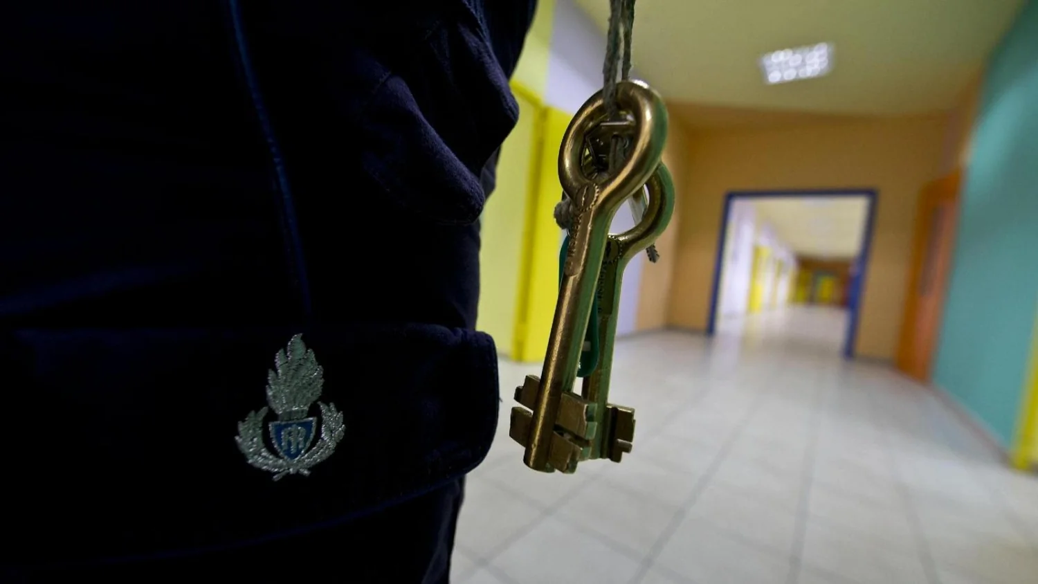 Abusos e tortura em Casal del Marmo: três agentes da penitenciária são suspensos