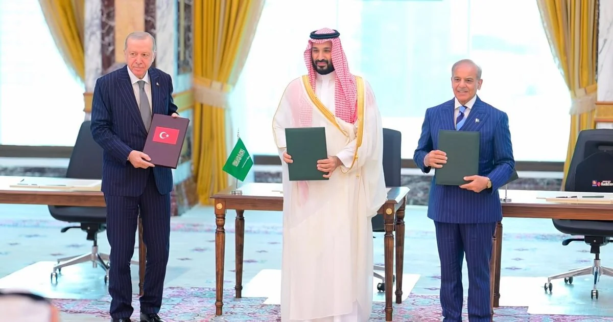Acordo da Meca: Arábia Saudita, Turquia e Paquistão firmam pacto de defesa com cláusula de mútua defesa