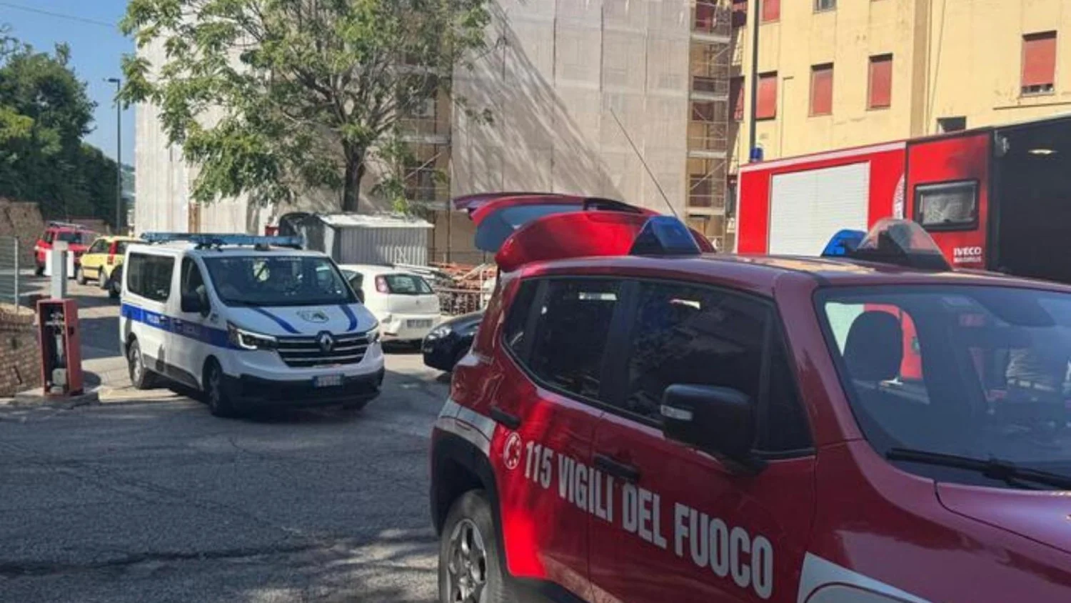 Ancona: fuga de substâncias tóxicas em canteiro; dois operários em código vermelho