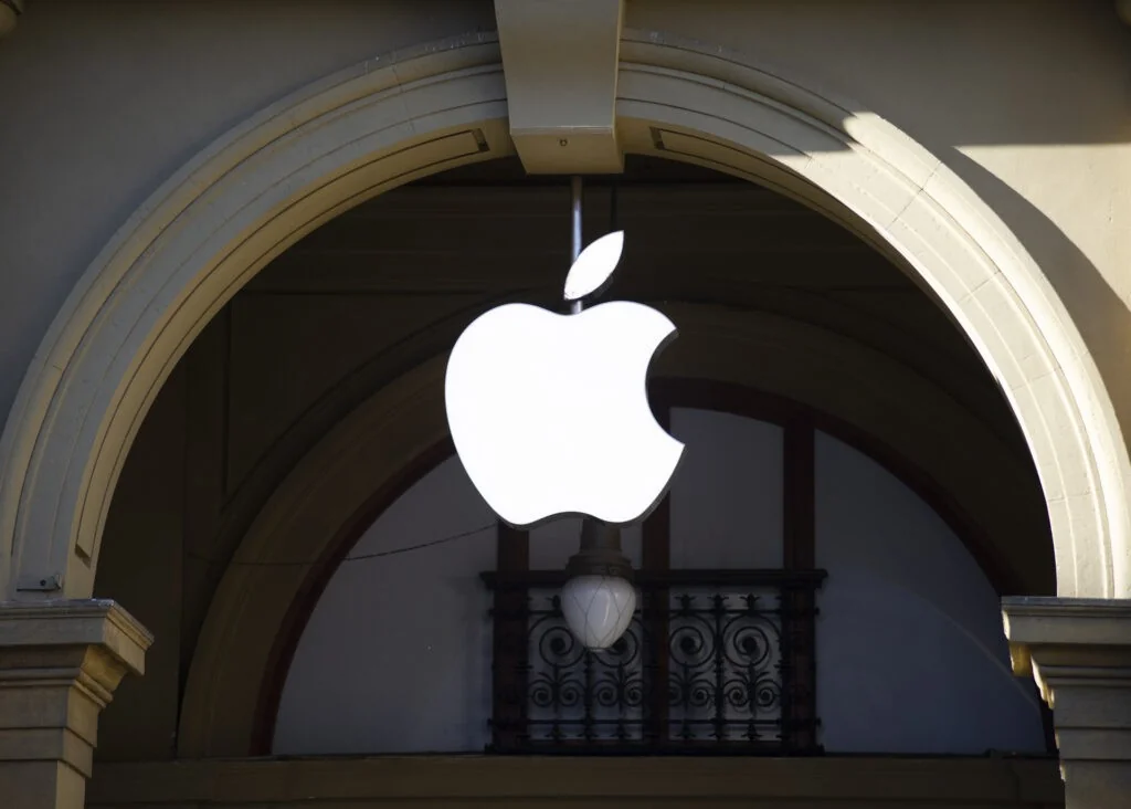 Apple ajusta regras na UE: novas normas sobre rastreamento e condições comerciais