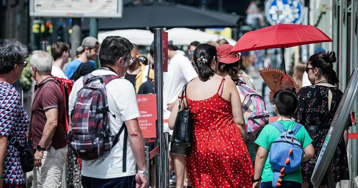 Calor urbano extremo: asfalto chega a 62,7°C e borracha a 75,6°C — bairros pobres são os mais atingidos
