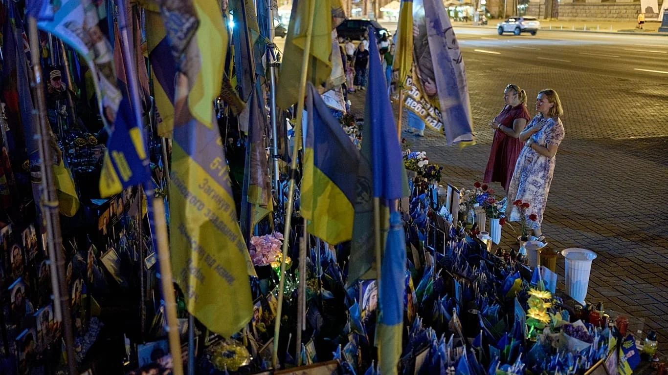 Nova onda de ataques russos deixa civis mortos e agrava drama em Kryvyi Rih