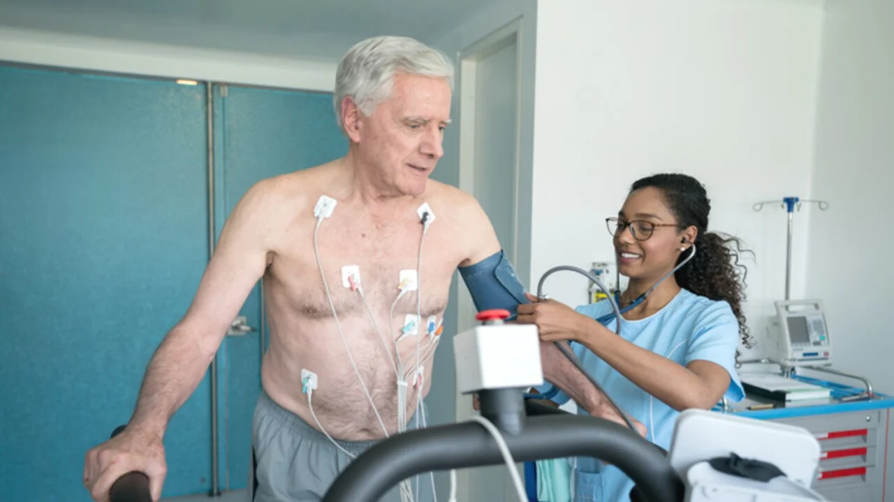 Atorvastatina reduz 30% de infartos e AVC em idosos sem doença cardíaca conhecida, diz estudo STAREE