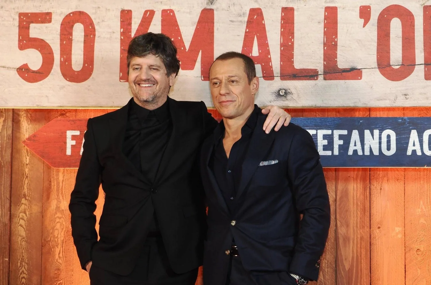Audiência TV 19 de agosto: '50 km all’ora' lidera o prime time da Canale 5 com 15,5% de share