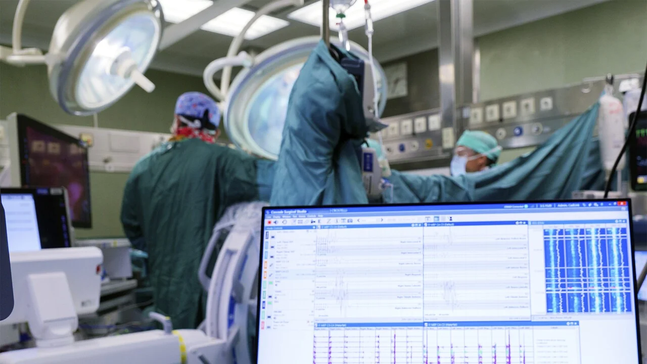 Cirurgia integrada remove complexo neuroblastoma em bebê de 1 ano no Bambino Gesù