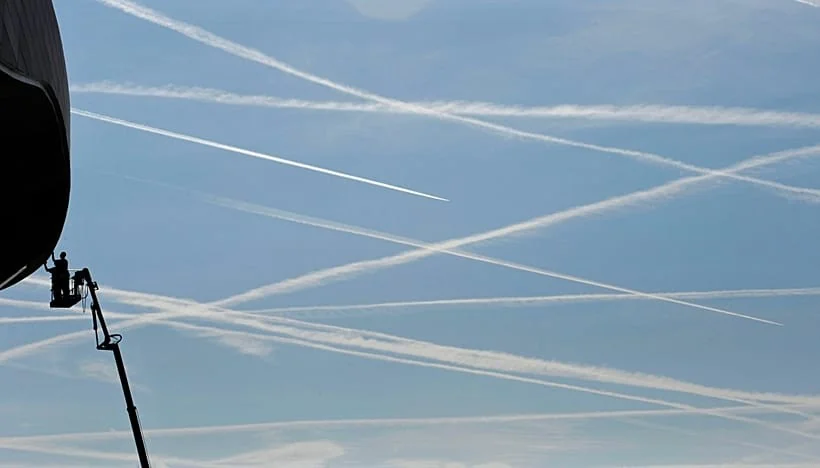 Projeto Blue Skies: Google tenta reduzir aquecimento desviando trilhas de condensação no corredor do Atlântico Norte
