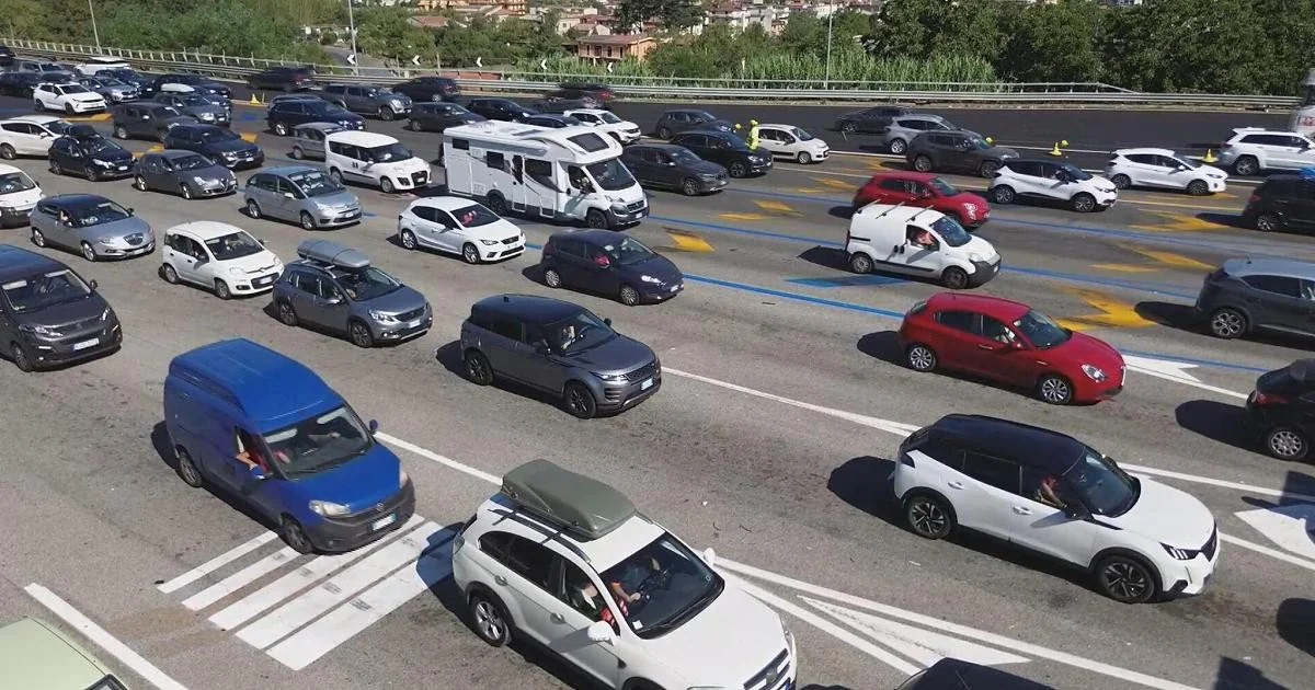 Bollino nero no esodo de verão: 25 milhões de deslocamentos e sábado é o dia crítico