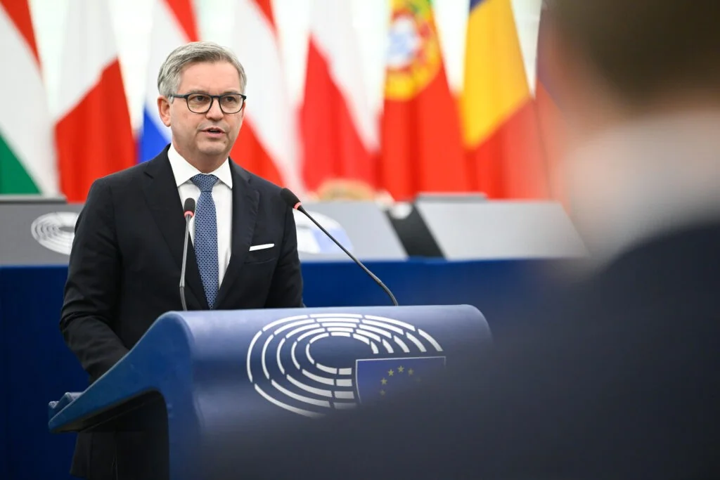 Brunner alerta: Espanha sob forte pressão migratória e regras exigem solidariedade europeia