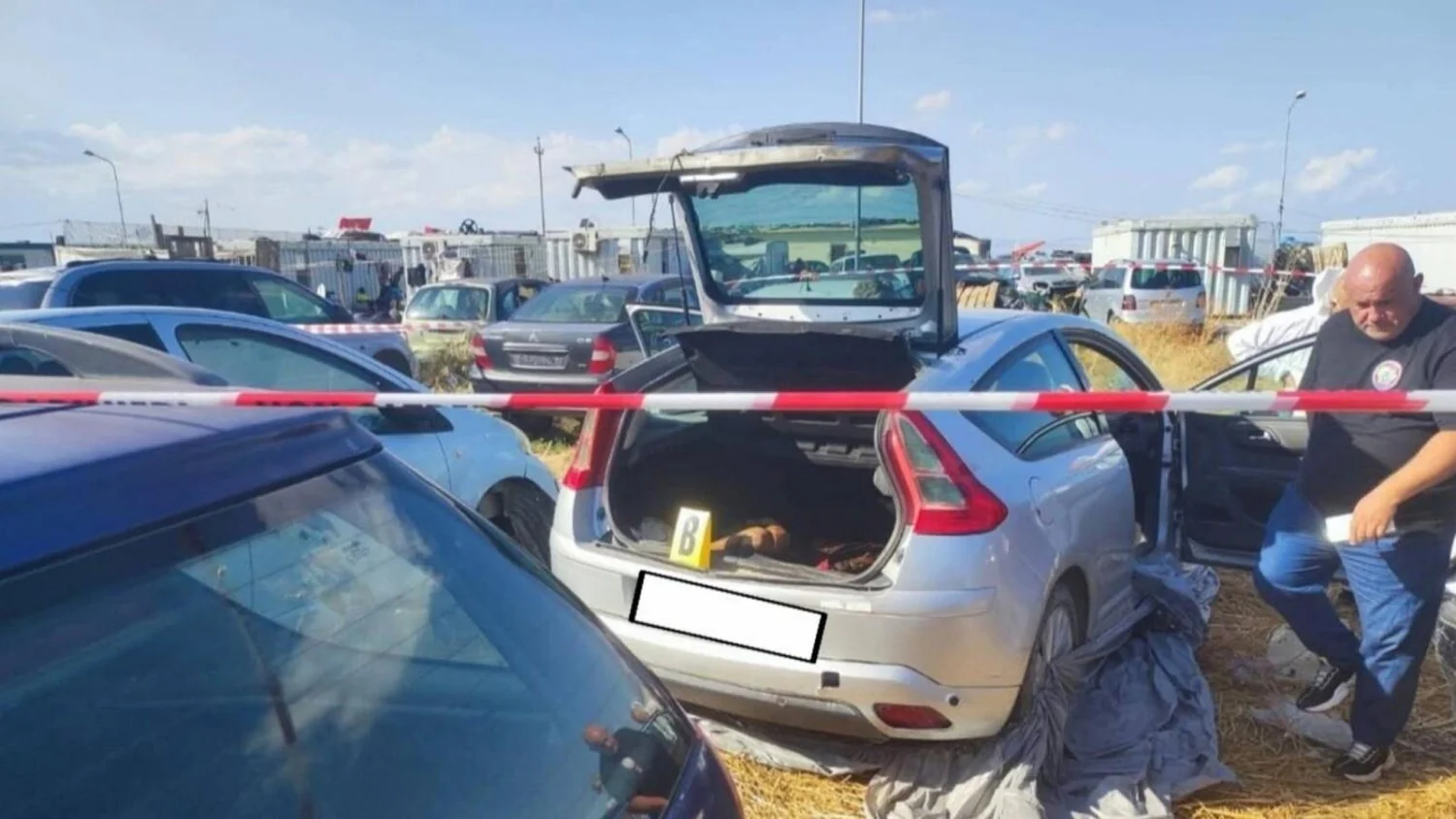 Cadáver no porta‑malas: encontrado trabalhador paquistanês desaparecido perto de Foggia; hipótese de homicídio