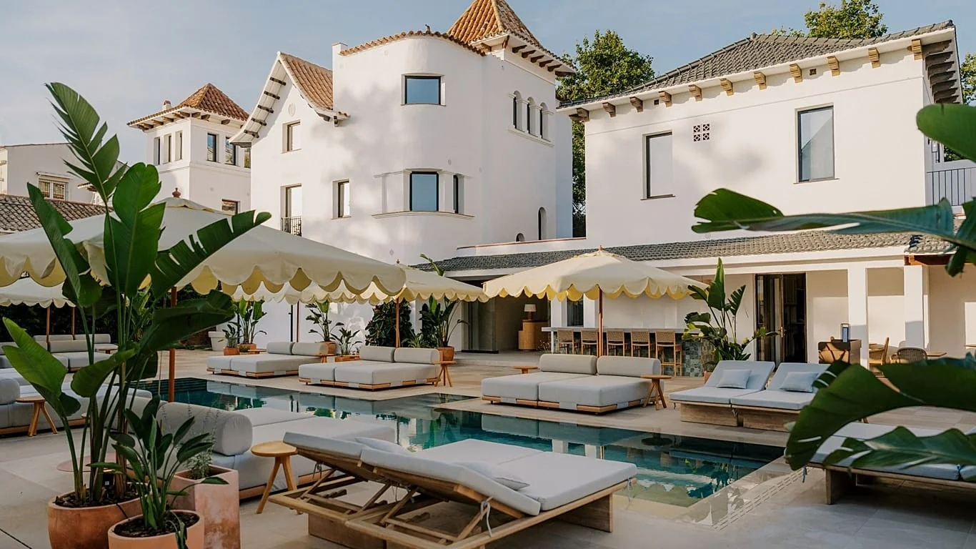 CASA METT Sitges: boutique só para adultos em palacetes noucentistas a 100m da praia