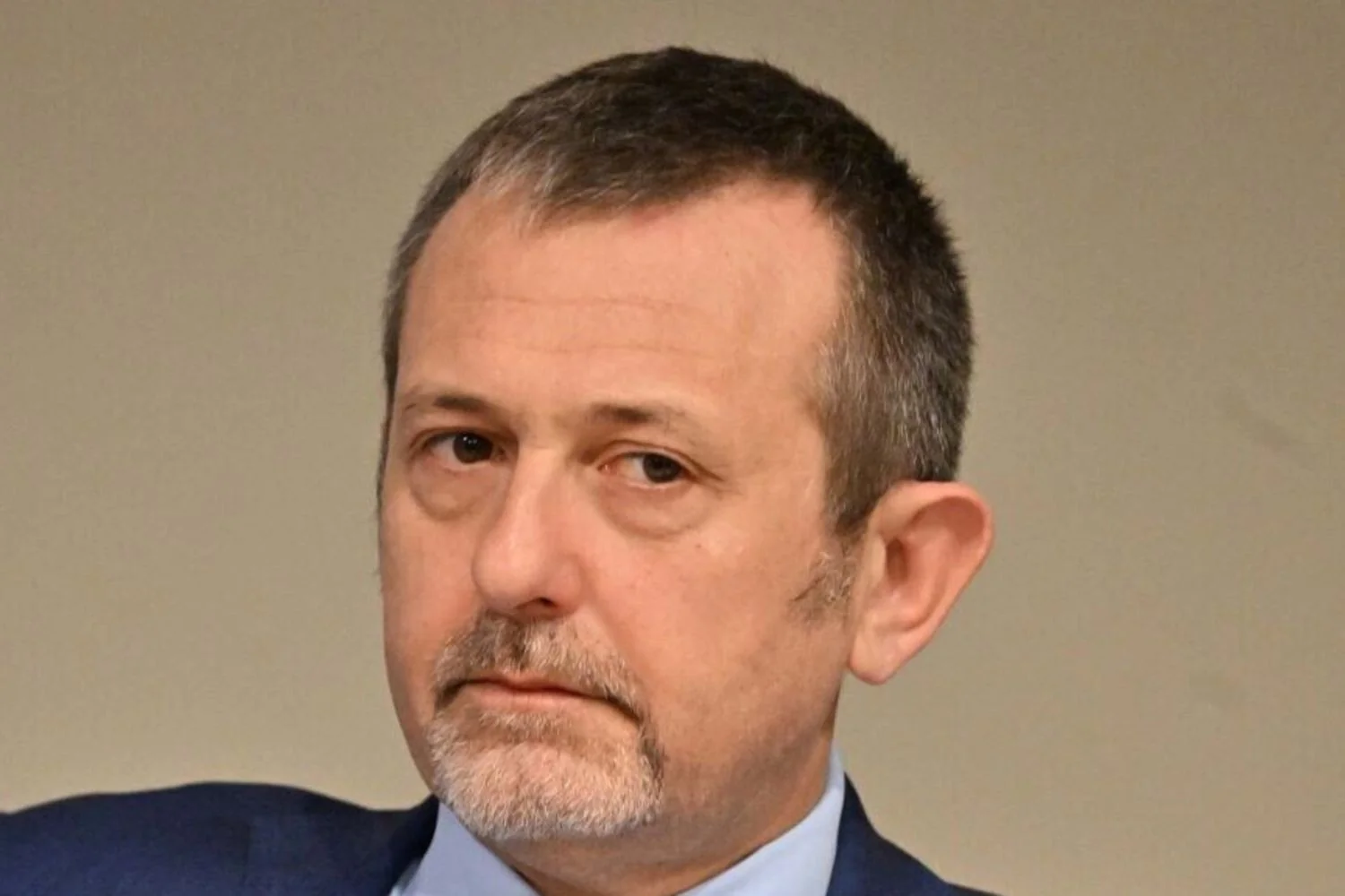 Voto na Câmara adiado: Giunta volta a examinar as chat de Delmastro após pedido da Procura di Roma