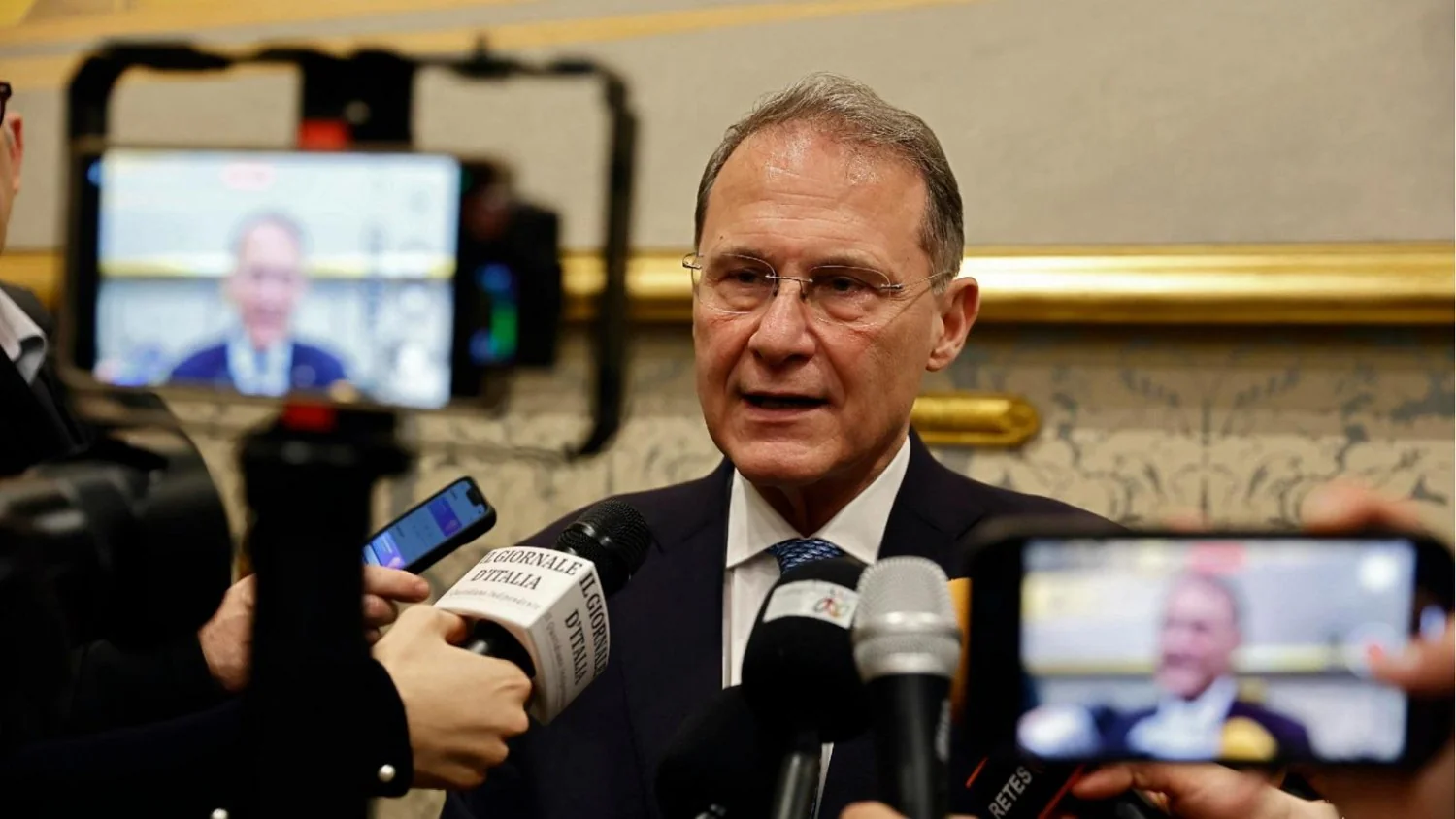 Cirielli abre a porta a Vannacci: 'Espero que possamos governar juntos' e abala a coalizão