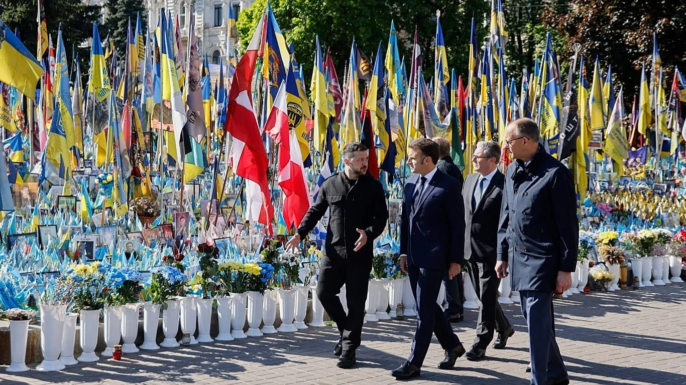 Coalizão dos Voluntários se reúne em Kyiv: encontro híbrido para selar garantias de segurança e pressionar a Rússia