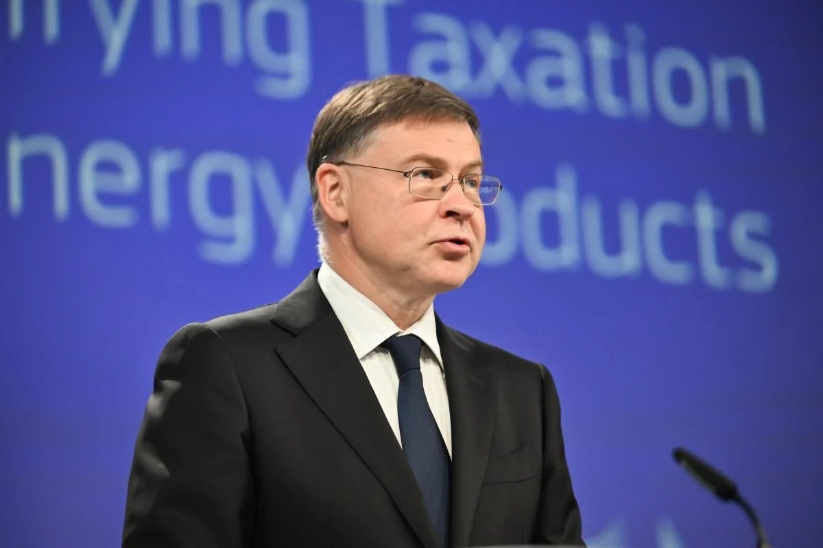 Simplificação: Comissão Europeia já cortou €18 bi em custos burocráticos — metade da meta de €37,5 bi