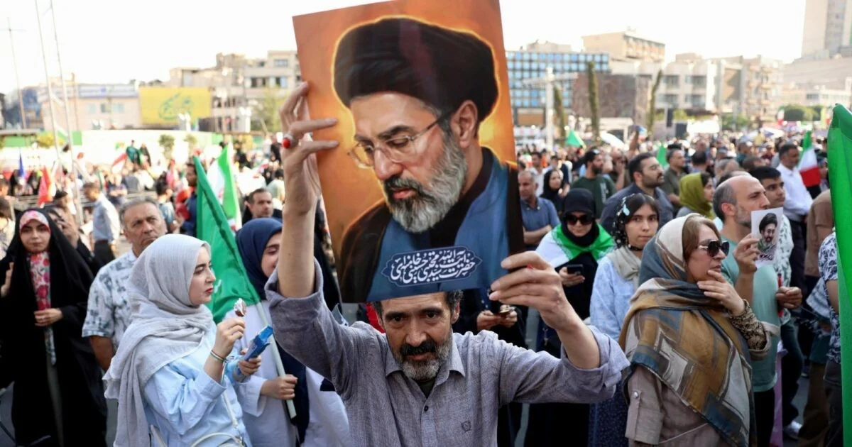 Comunicação com Mojtaba Khamenei é 'muito difícil'; mídia fala em condições críticas da Guida Suprema