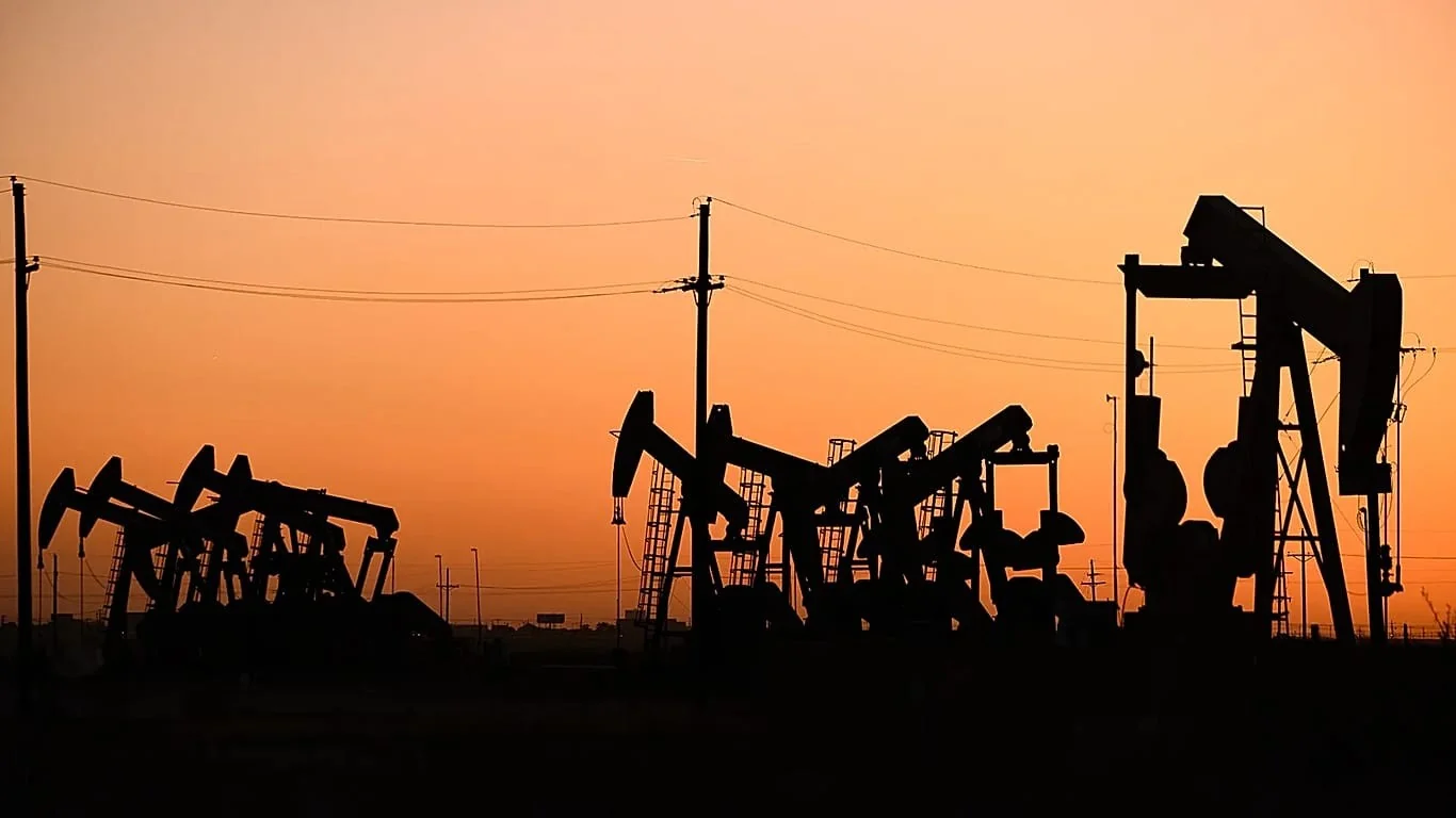 Crise de Hormuz expõe fragilidade energética da UE: quase €41 bi em custos extras de combustíveis fósseis