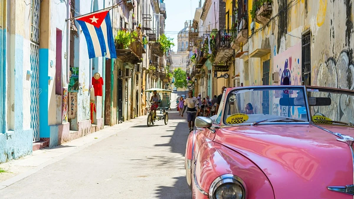 Cuba em colapso turístico: hotéis fecham e setor vive “quase total paralisia”