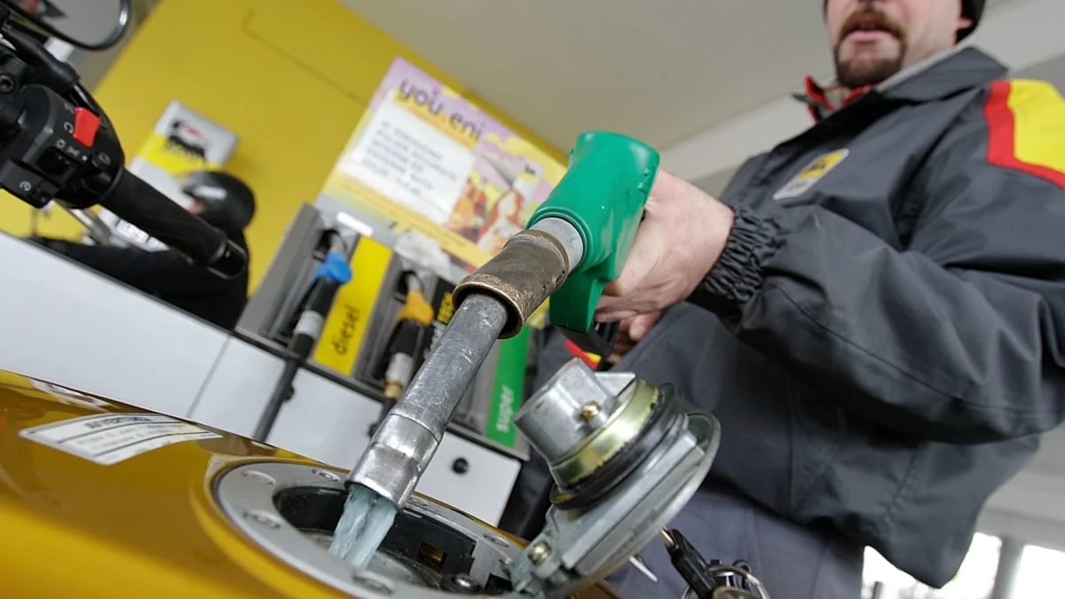 Diesel quase ao preço de uma cerveja: preços disparam e governo prepara desconto-tampão