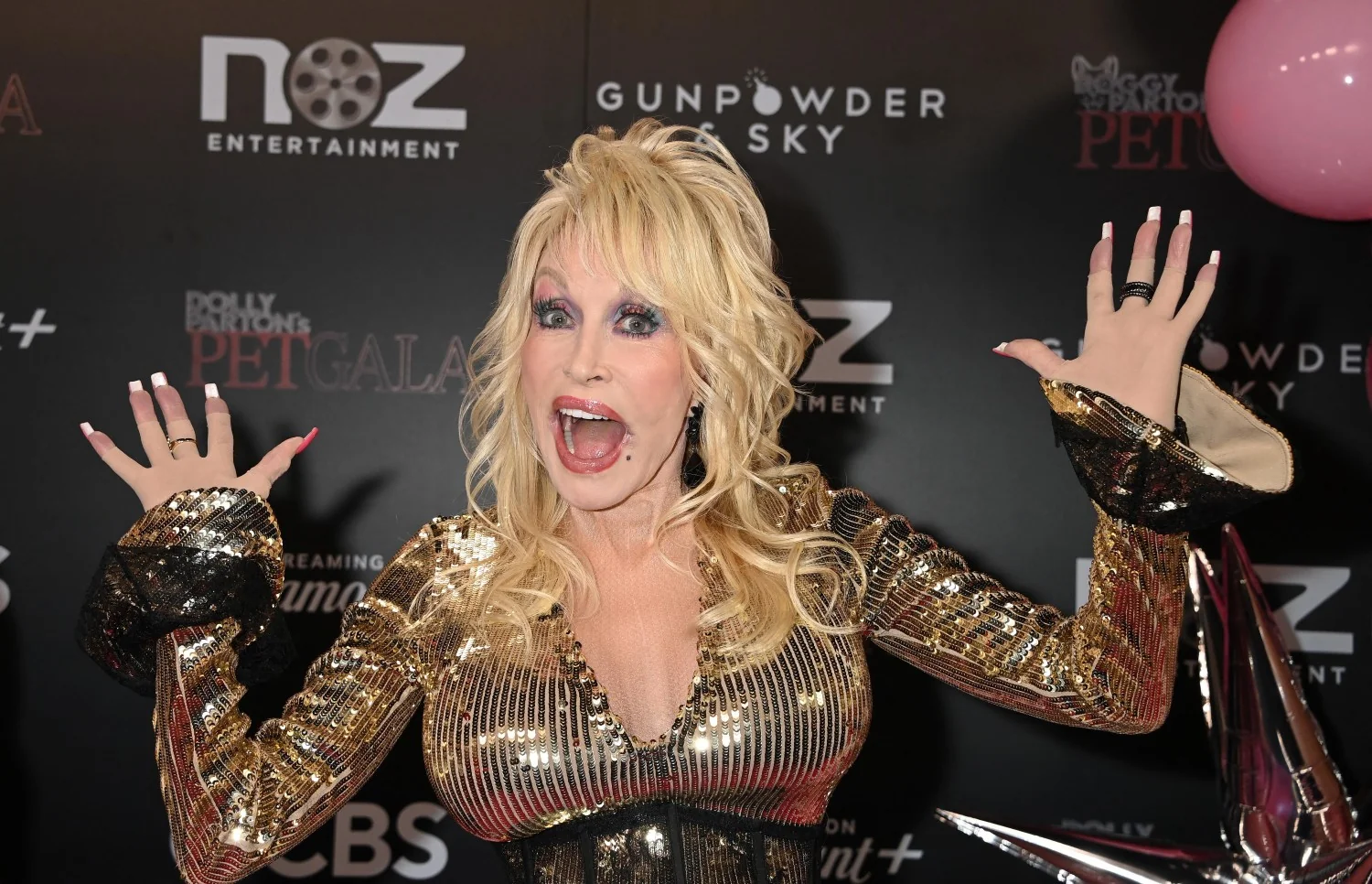 Legado em números: após morte, Dolly Parton registra 19,8 milhões de streams no Spotify — recorde na carreira