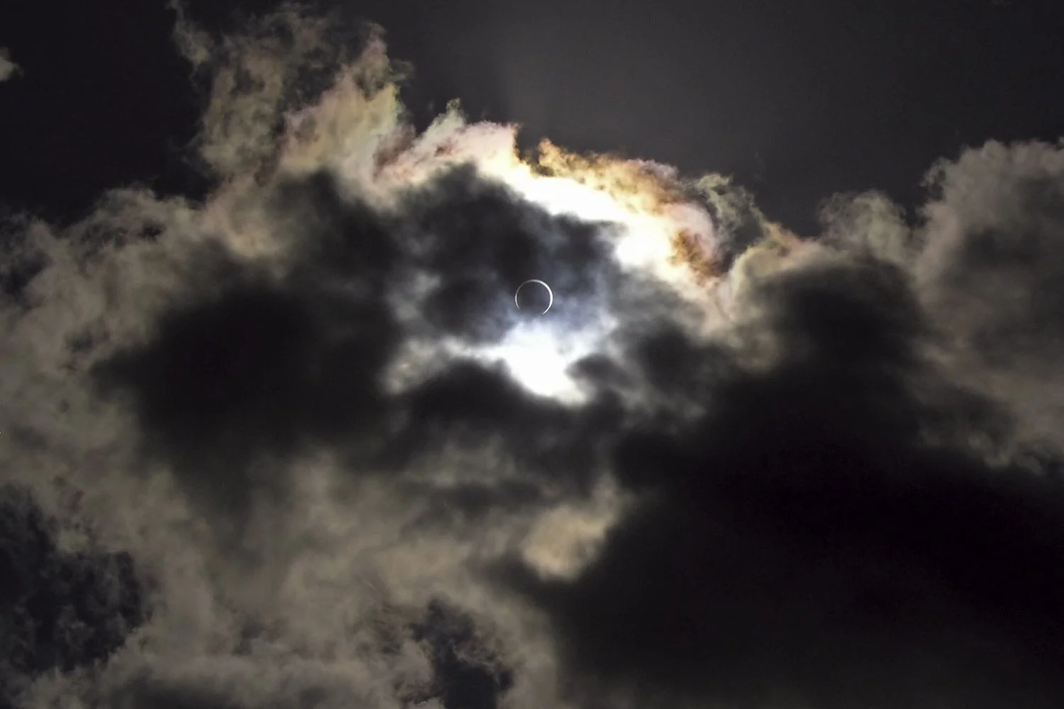 Eclipse não vai desligar a gravidade: a origem e o alcance da fake news 'Project Anchor'