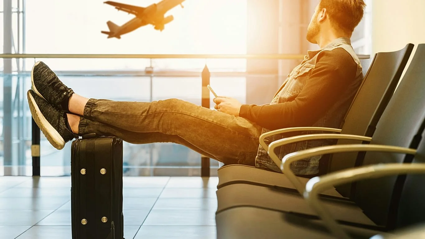 EES provoca caos nas filas: novo sistema de fronteiras dobra esperas e congestiona aeroportos europeus