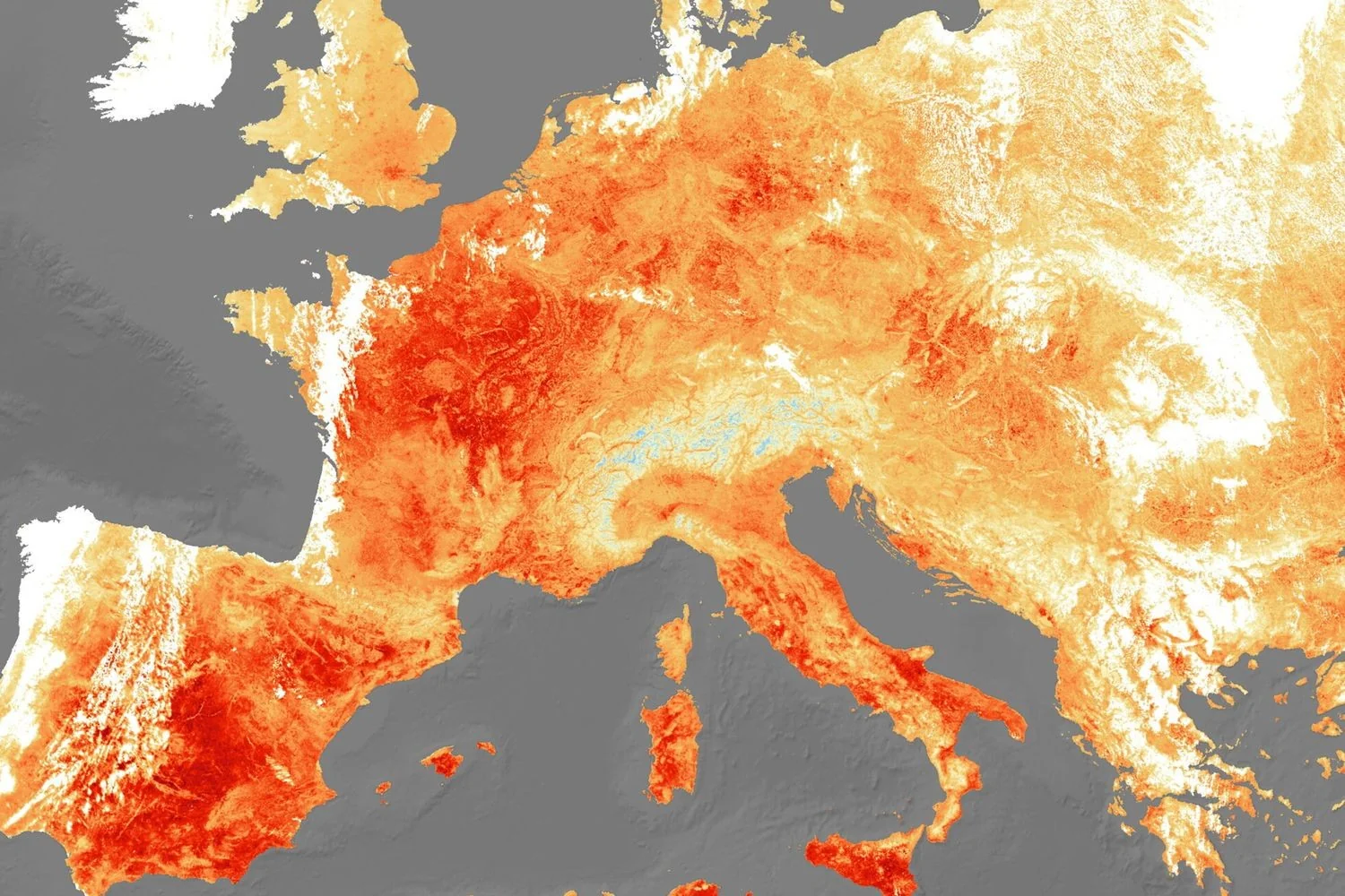 Emergência de calor se agrava na Itália e Europa: 19 cidades em bollino rosso no fim de semana e noites supertropicais até Ferragosto
