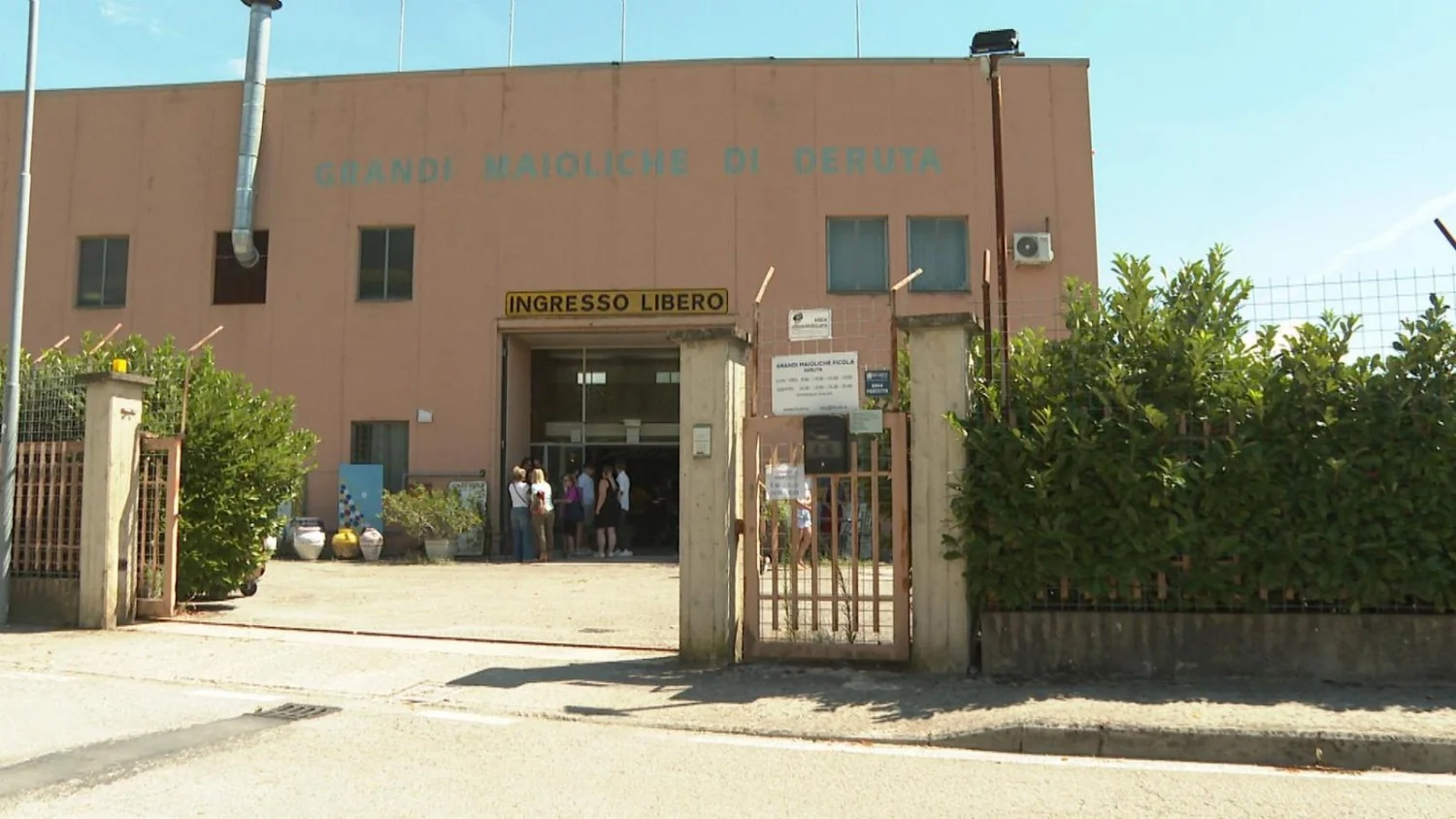 Empresário de 60 anos morre após queda de 10 metros em telhado de fábrica em Deruta