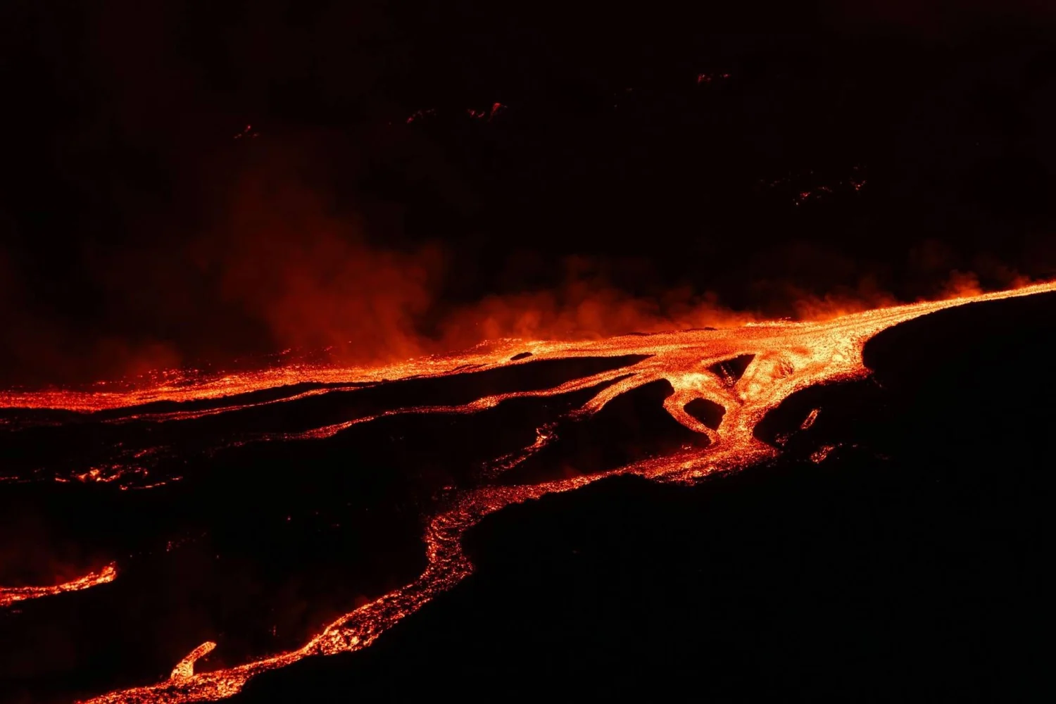 Erupção do Etna: voos no aeroporto de Catania suspensos até as 18h