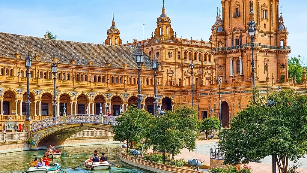 Espanha deve superar a França como destino mais visitado até 2040, aponta estudo