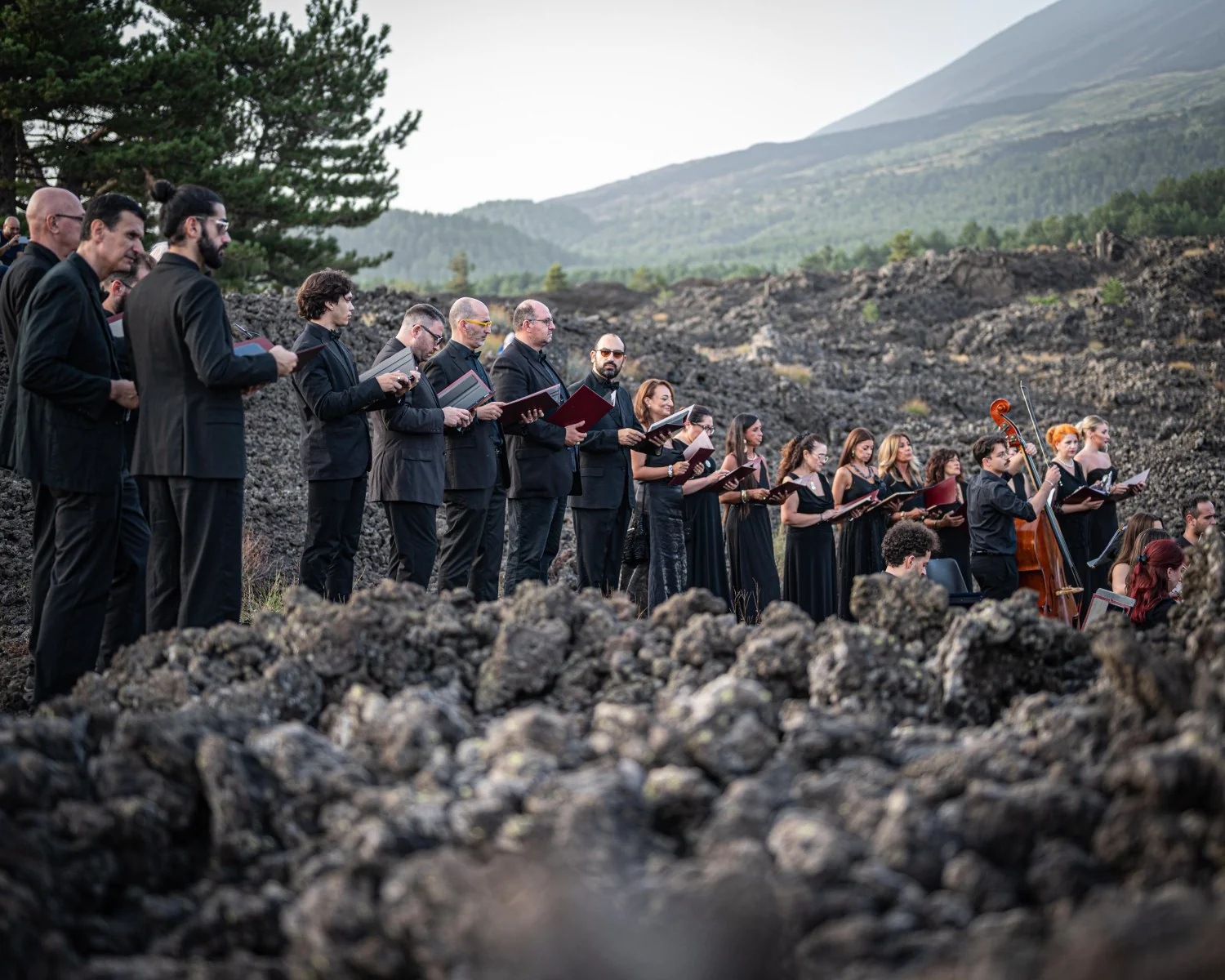 Etna em concerto: a magia do Festival Lirico dos Teatri di Pietra transforma vulcão em templo sonoro