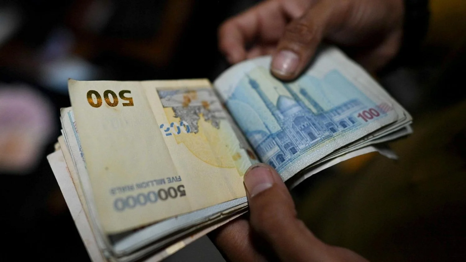 EUA ampliam sanções contra o Irã e avisam: 'Quem ajuda Teerã será alvo; China não está excluída'