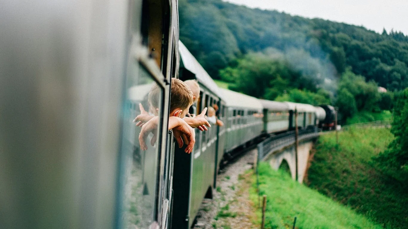 Europa de comboio com crianças: onde viajar em família é um sonho (descontos e serviços)