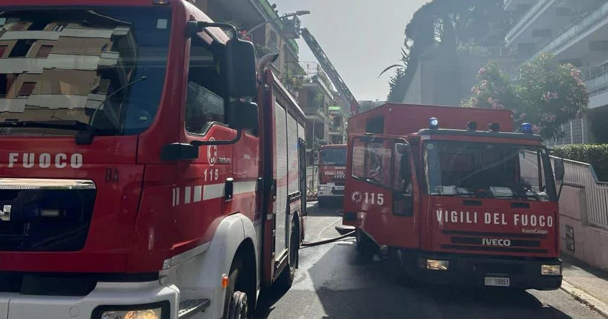 Explosão na entrada de prédio em Roma: hipótese de bomba carta, prédio evacuado e sem feridos