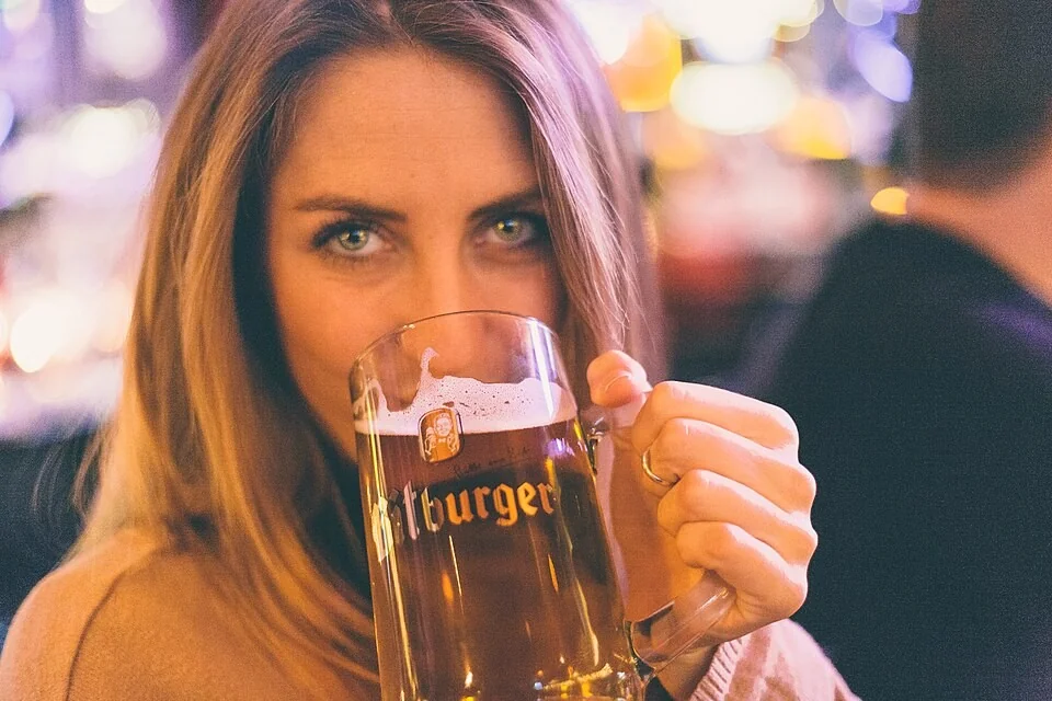 Exportações de cerveja da UE recuam 11% em 2025, aponta Eurostat